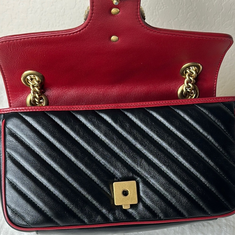 Gucci Black and Red Leather Shoulder Bag with Gold Chain - Picture 5 of 17